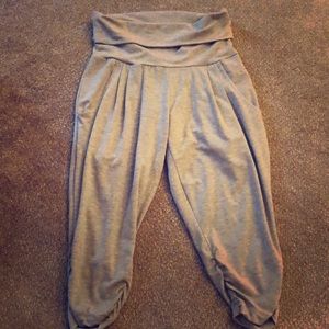 Nike Dri-Fit workout capri pants